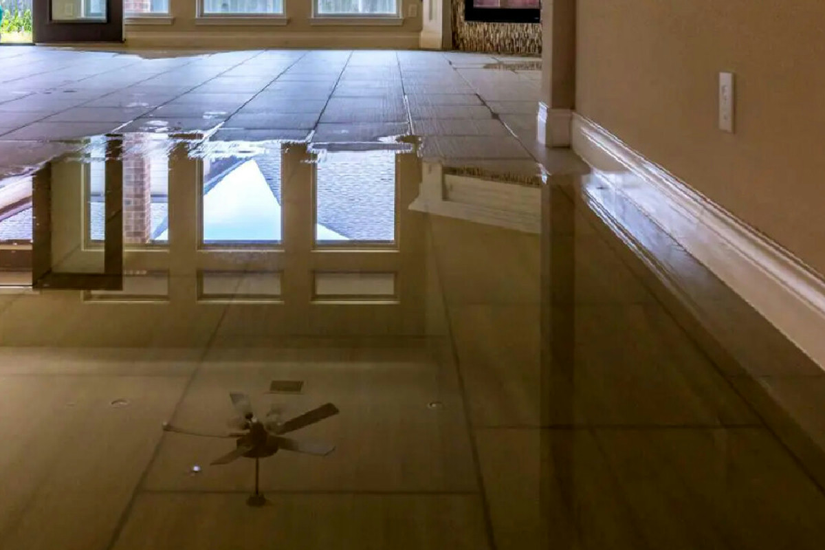 Pioggia intensa e danni nel condominio: chi deve pagare davvero se si allaga il palazzo?